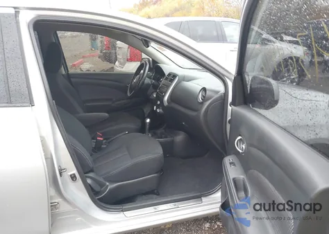 2014 Nissan Versa 1.6 Sv z USA, uszkodzony, nr VIN 3N1CN7AP1EL827392